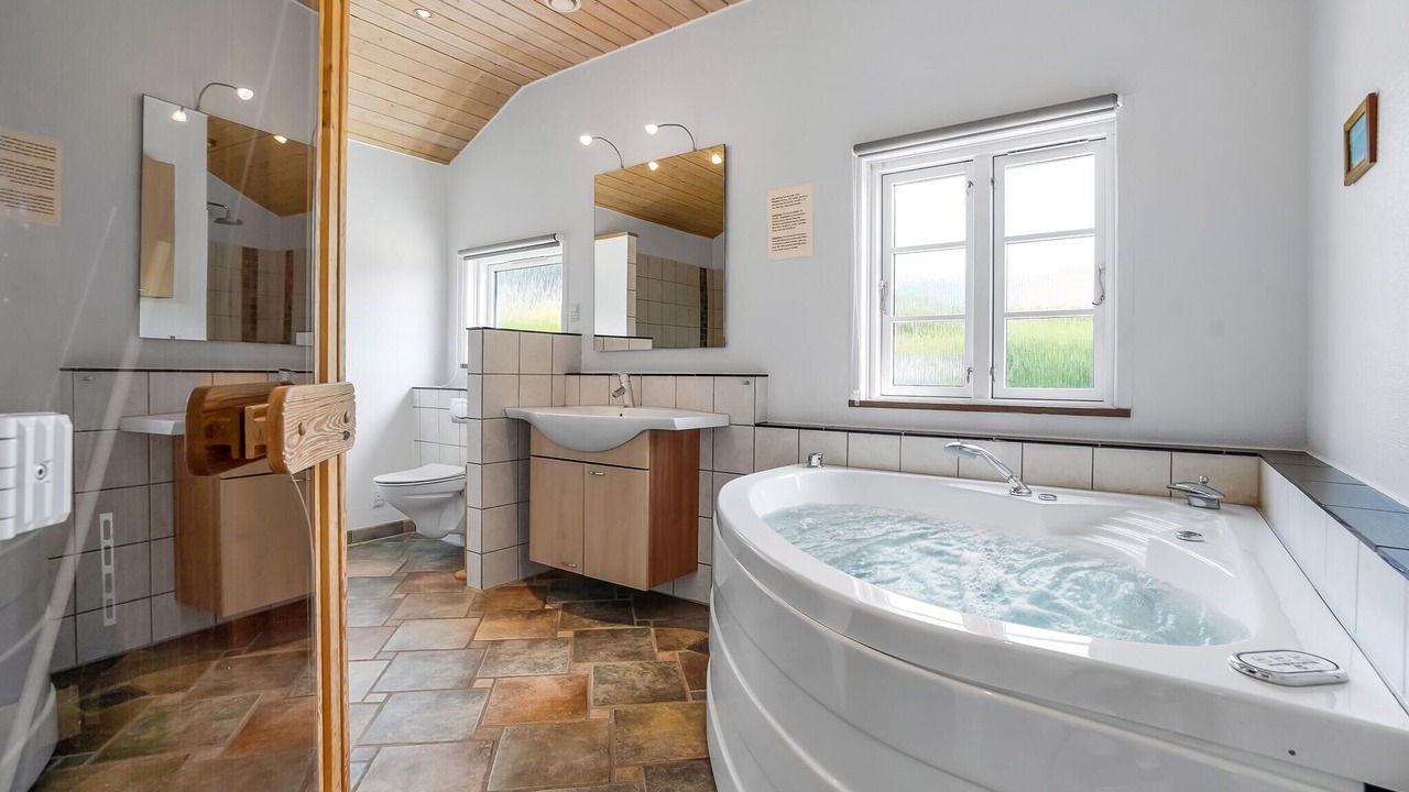Photo of Bathroom in Faaborg