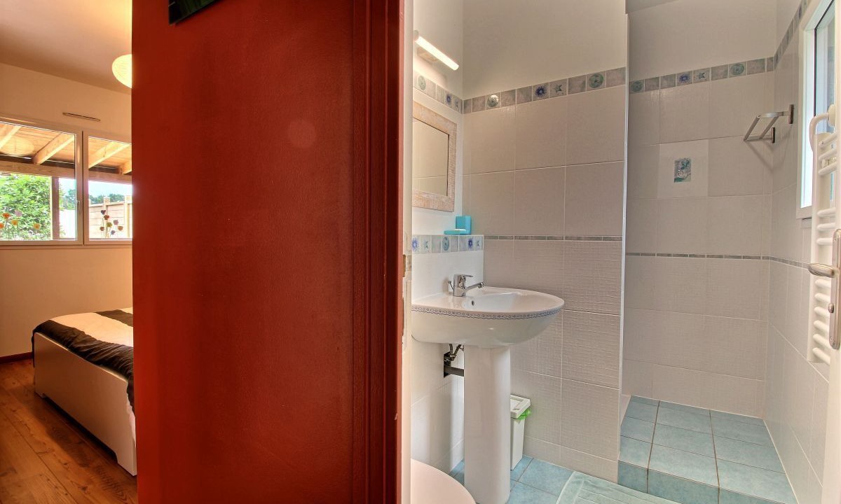 Photo of Bathroom in Pleumeur-Bodou
