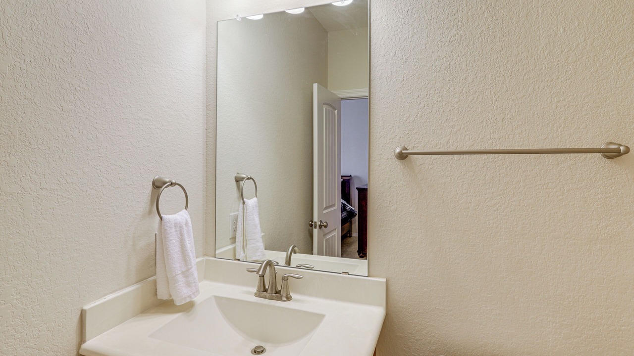 Photo of Bathroom in George Bush Park/Eldridge