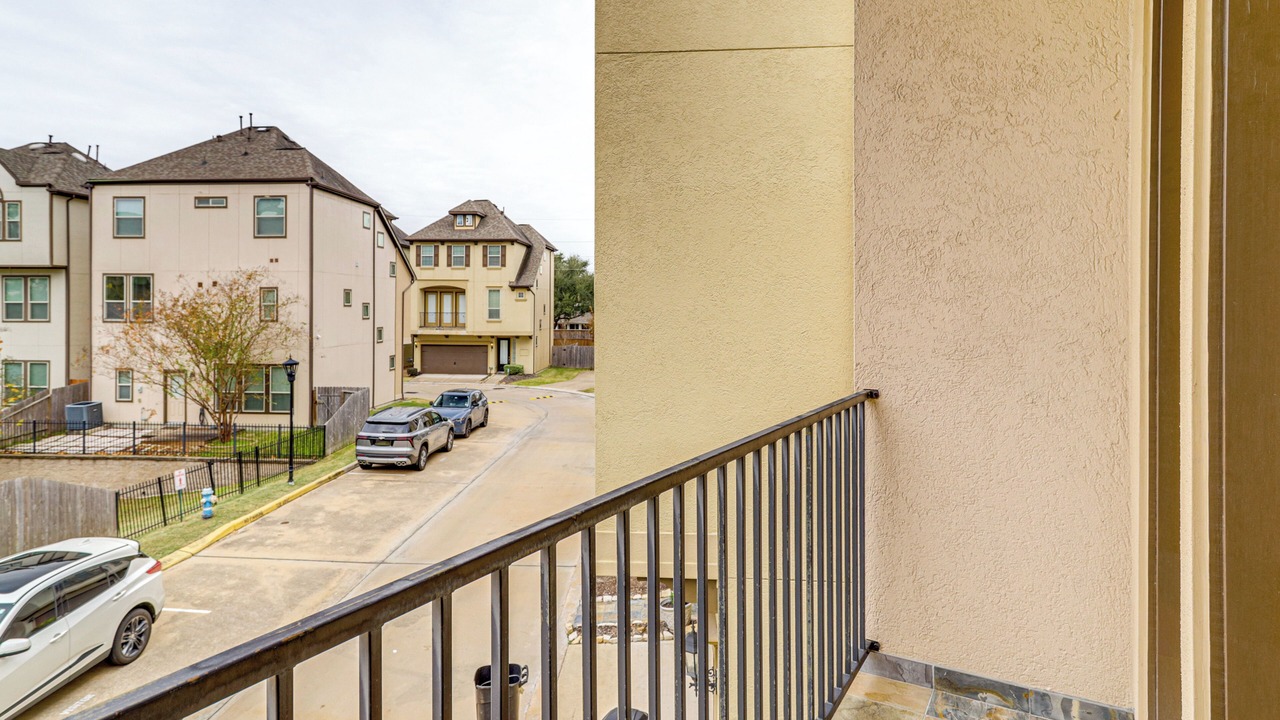 Photo of Patio Balcony in George Bush Park/Eldridge