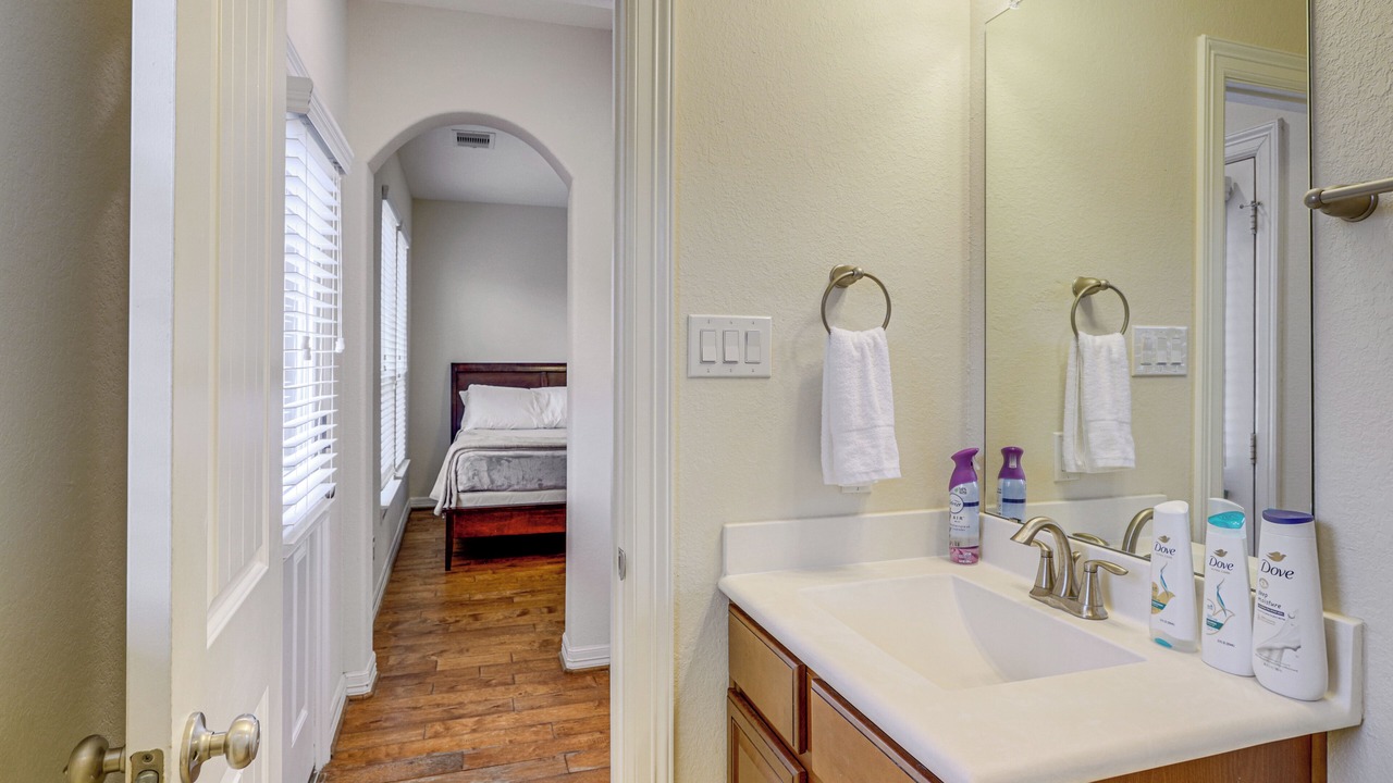 Photo of Bathroom in George Bush Park/Eldridge