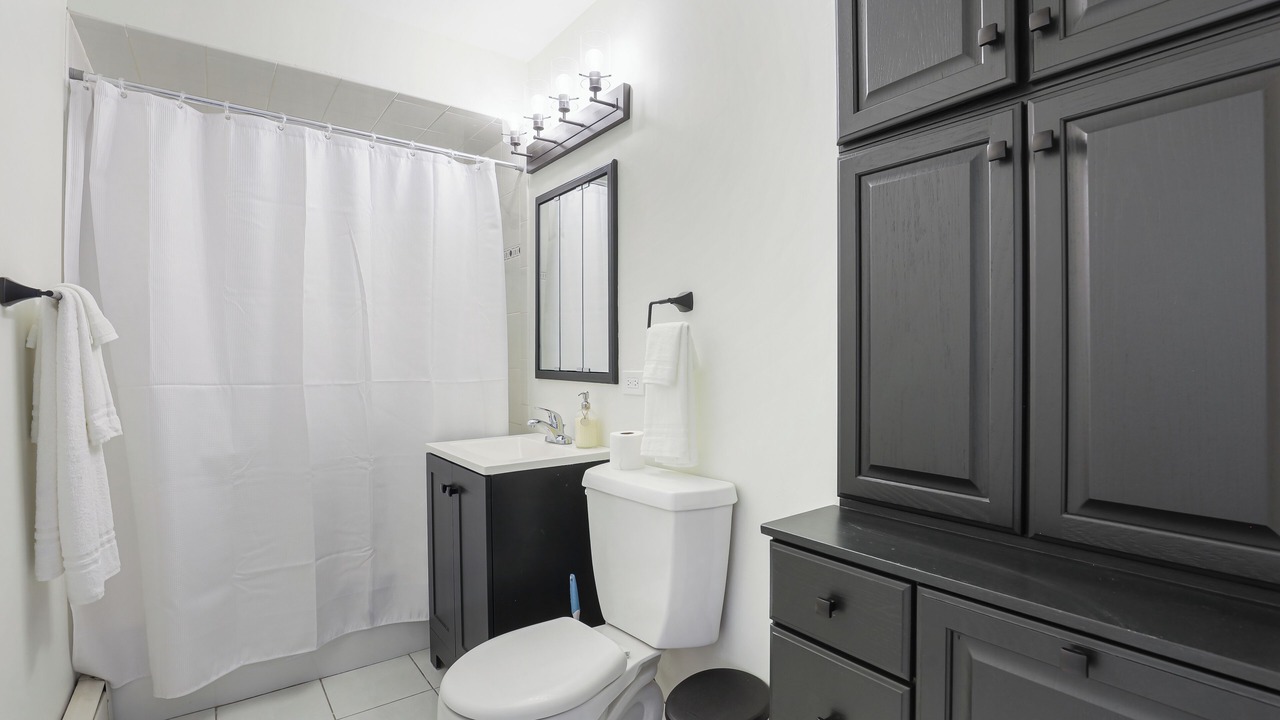Photo of Bathroom in Des Plaines