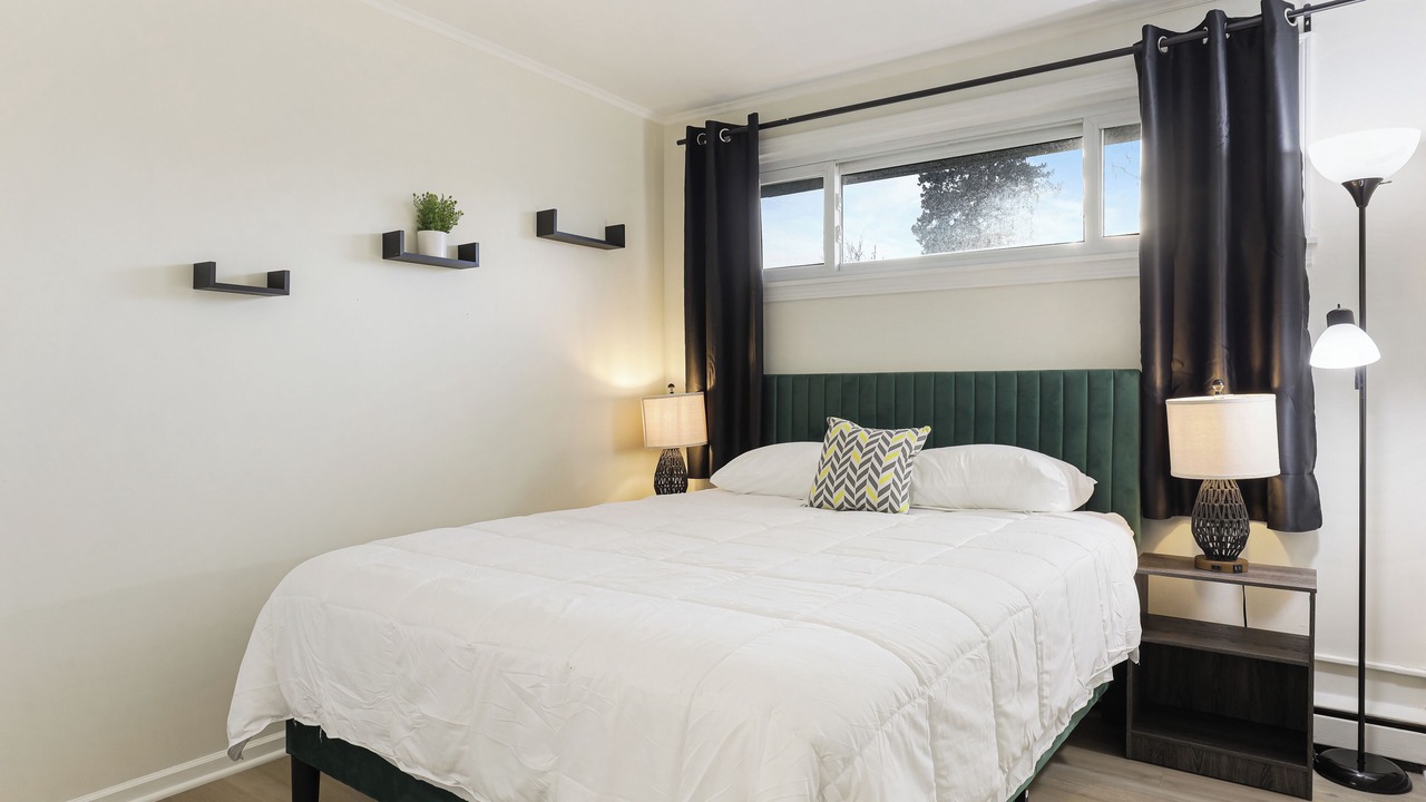 Photo of Bedroom in Des Plaines