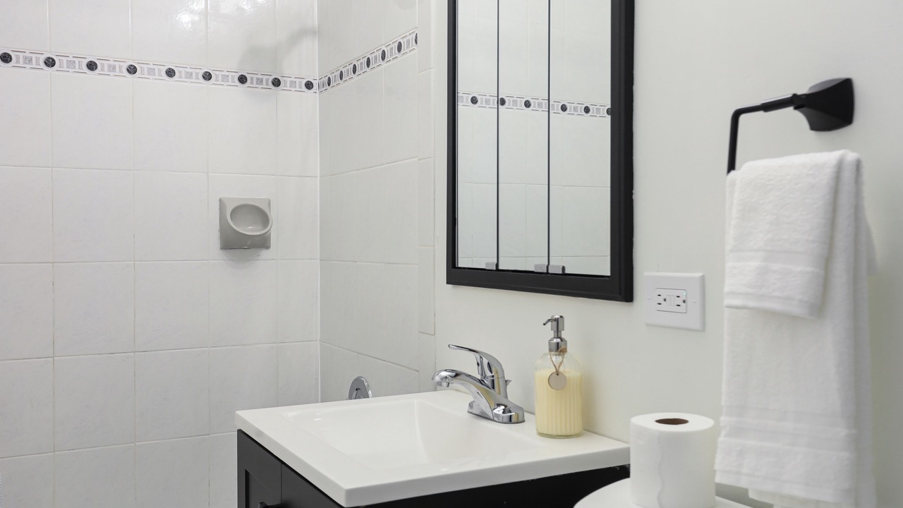 Photo of Bathroom in Des Plaines