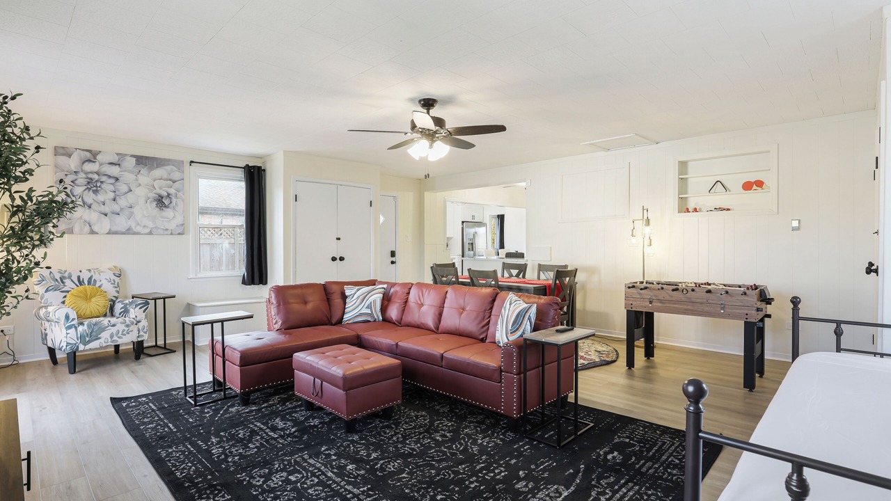 Photo of Livingroom in Des Plaines