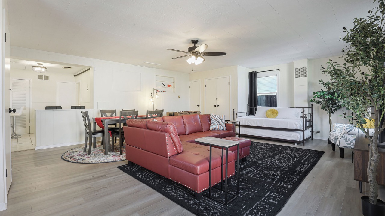 Photo of Livingroom in Des Plaines