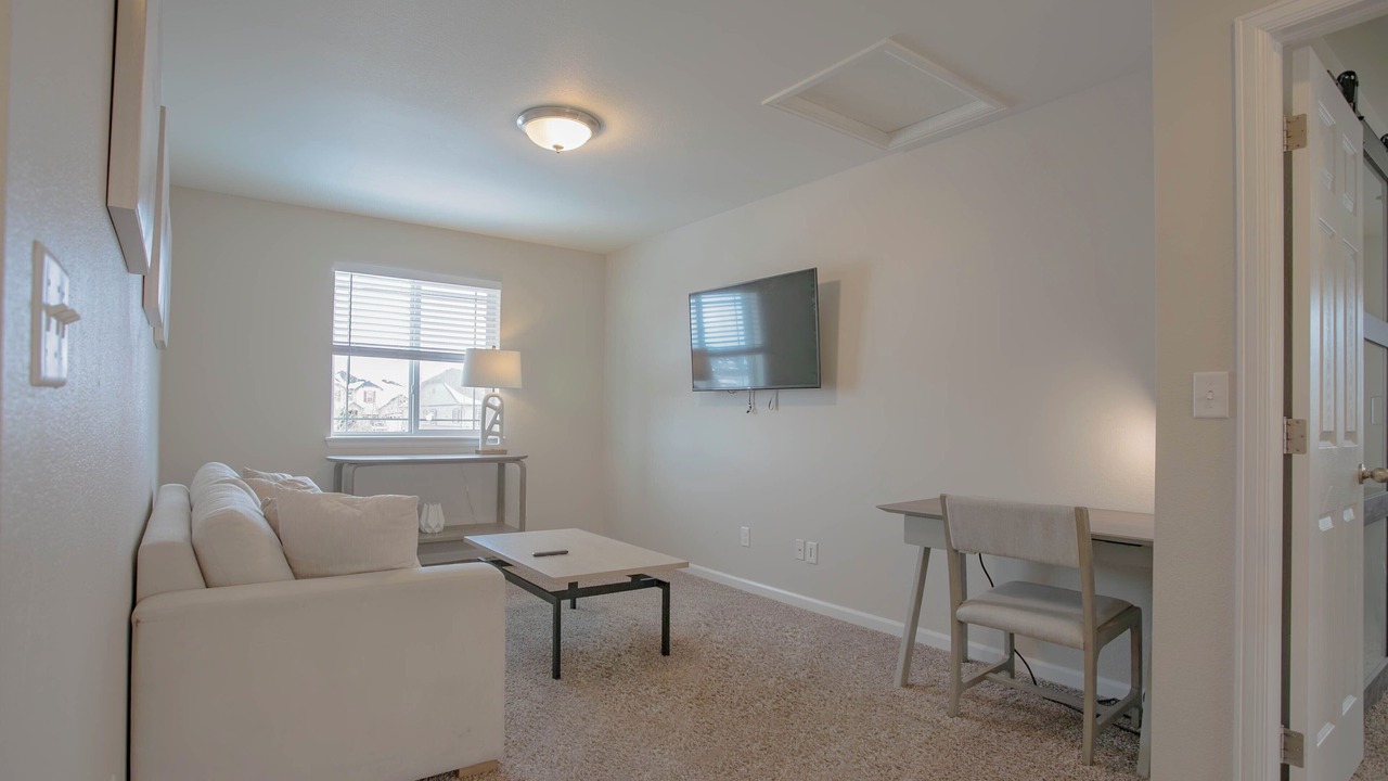 Photo of Livingroom in Aurora