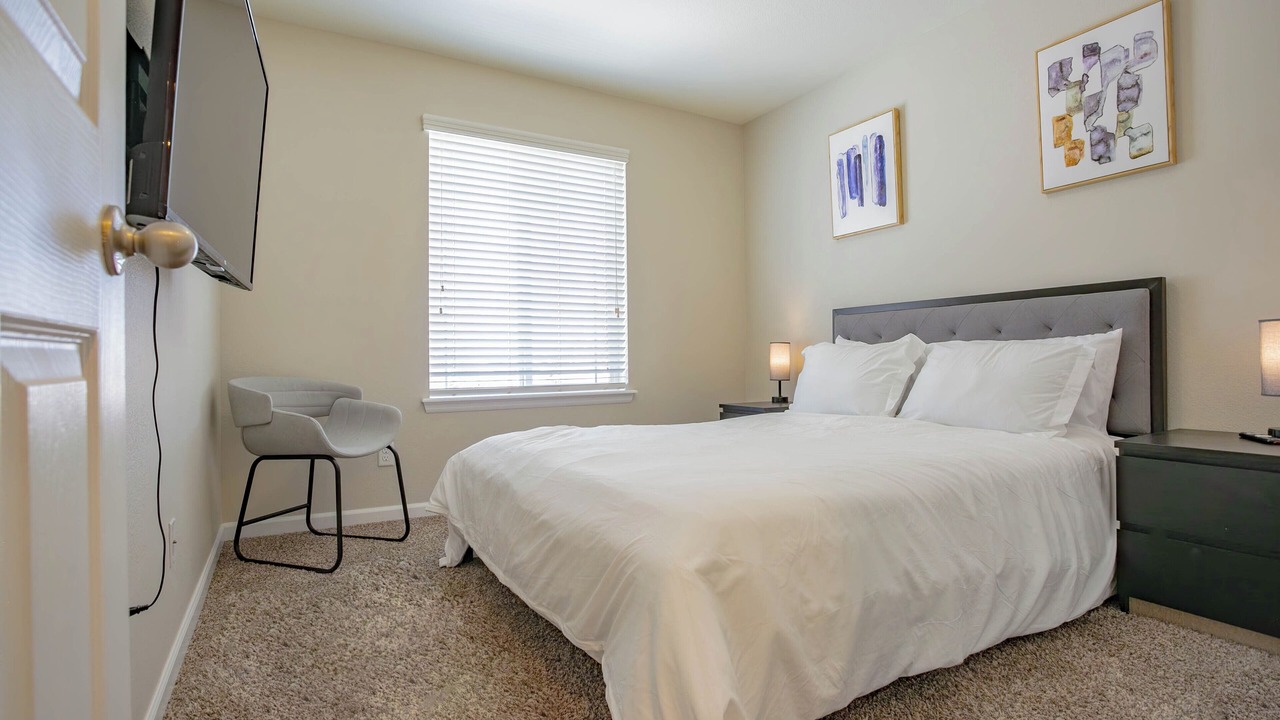 Photo of Bedroom in Aurora