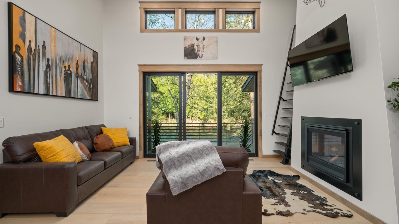 Photo of Livingroom in Boonville