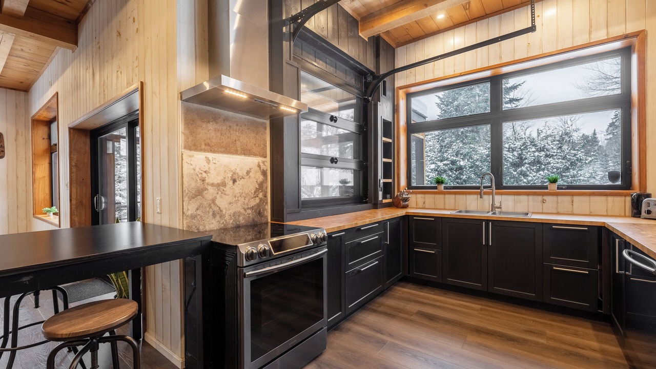 Photo of Kitchen in Ste-Lucie-des-Laurentides