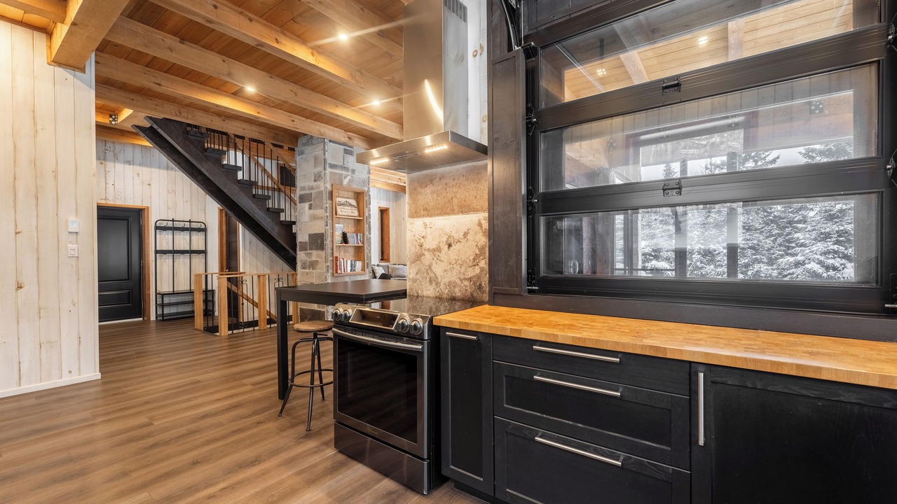 Photo of Kitchen in Ste-Lucie-des-Laurentides