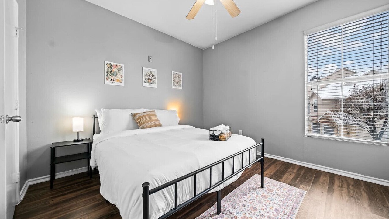 Photo of Bedroom in Fossil Creek