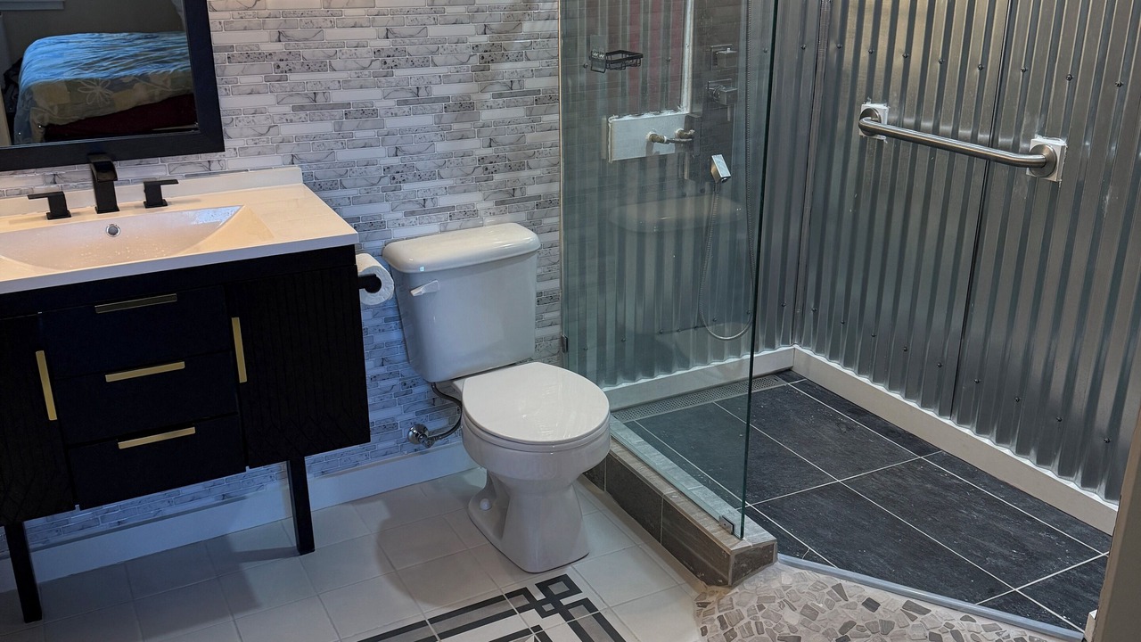 Photo of Bathroom in Snowshoe