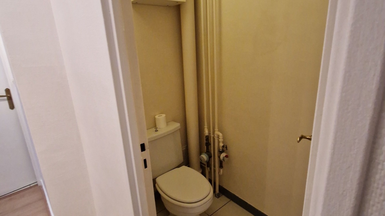 Photo of Bathroom in Republique–Point-du-Jour