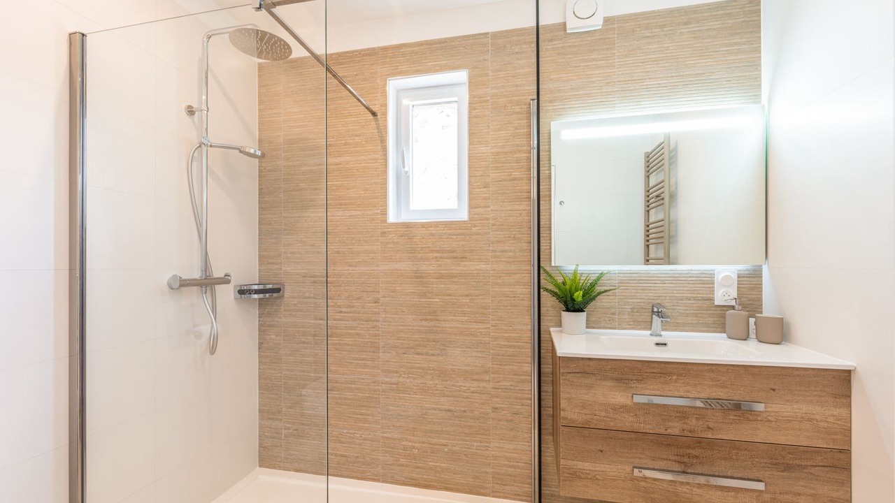 Photo of Bathroom in Limoux