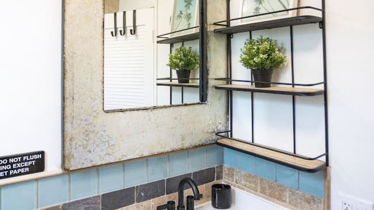 Photo of Bathroom in Flamingo/Lummus
