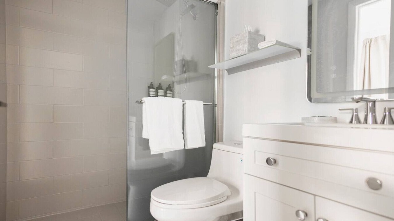 Photo of Bathroom in Flamingo/Lummus