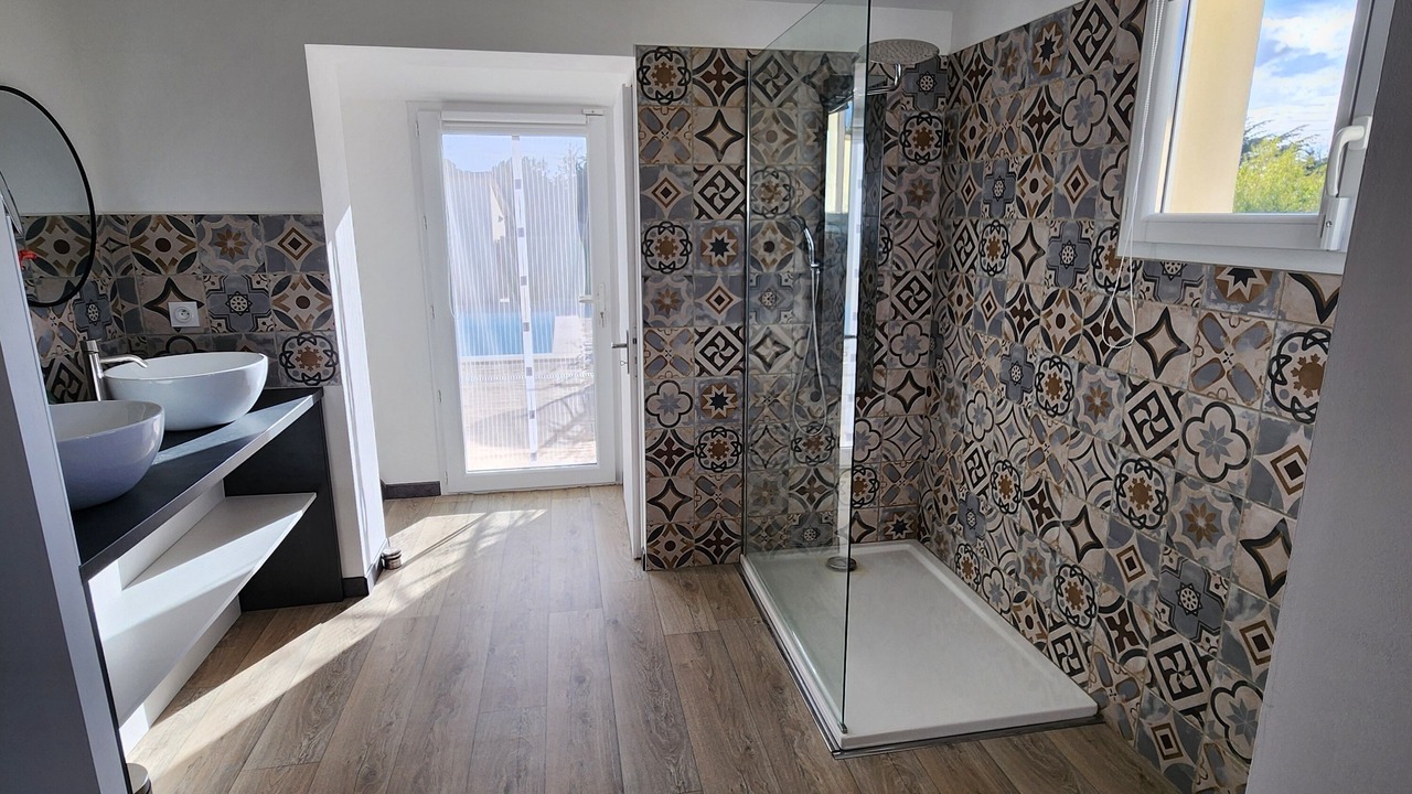 Photo of Bathroom in Saint-Laurent-La-Vernede