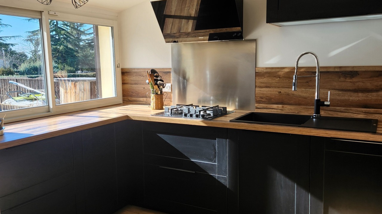 Photo of Kitchen in Saint-Laurent-La-Vernede