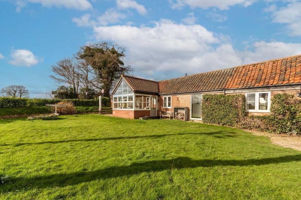 Photo of Others in Tuttington