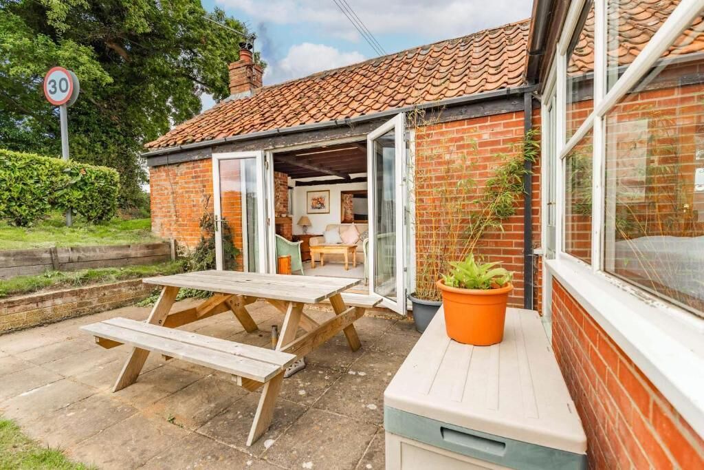 Photo of Others in Tuttington