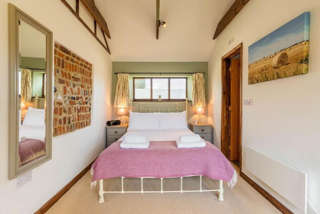 Photo of Others in Tuttington