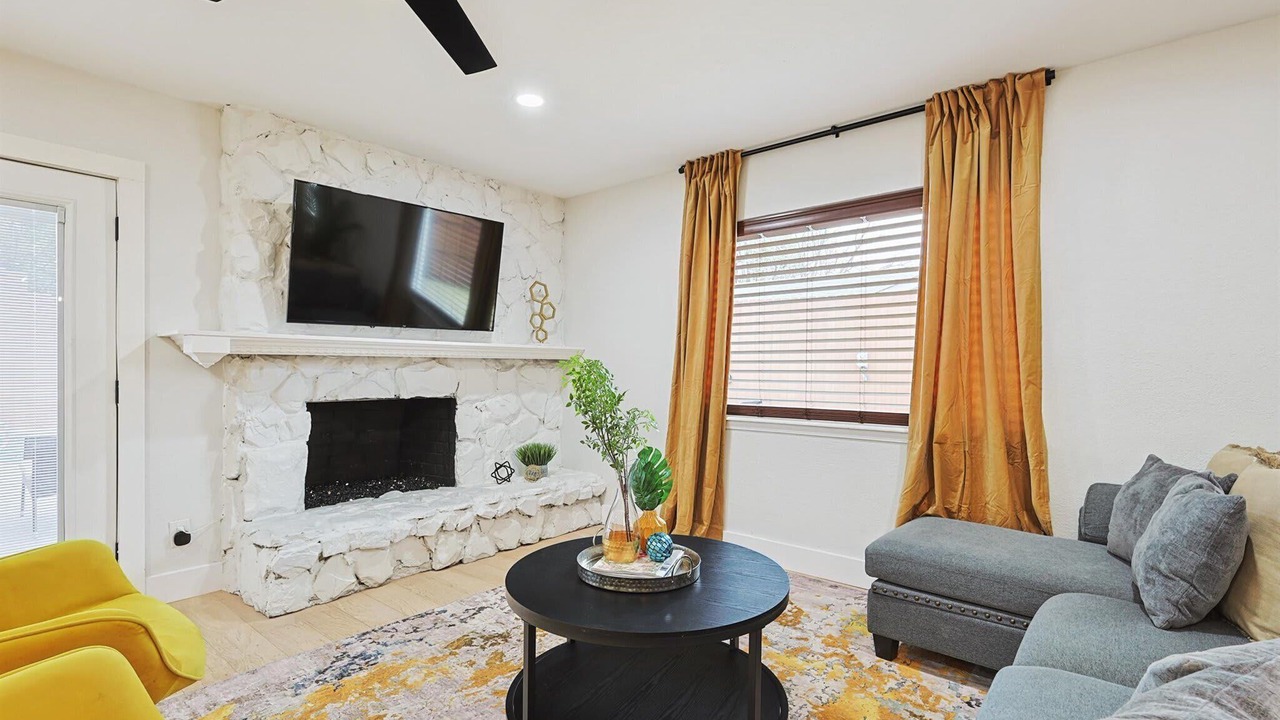 Photo of Livingroom in Plano