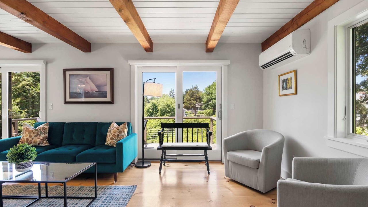 Photo of Livingroom in East Orleans