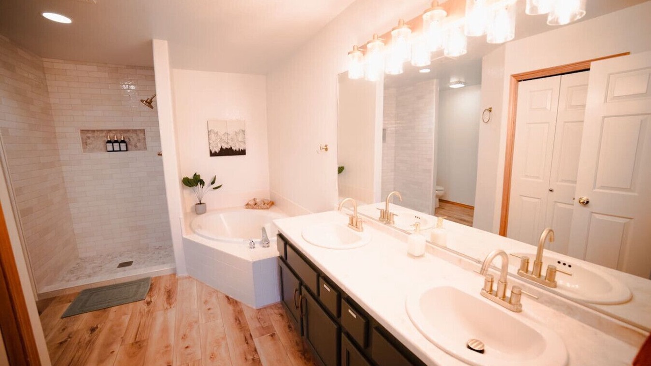 Photo of Bathroom in Klamath Falls