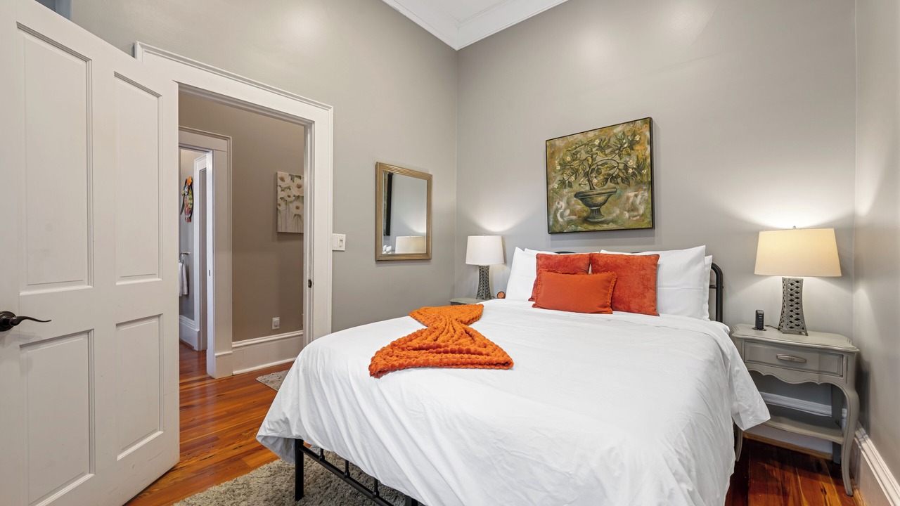 Photo of Bedroom in Historic District - North