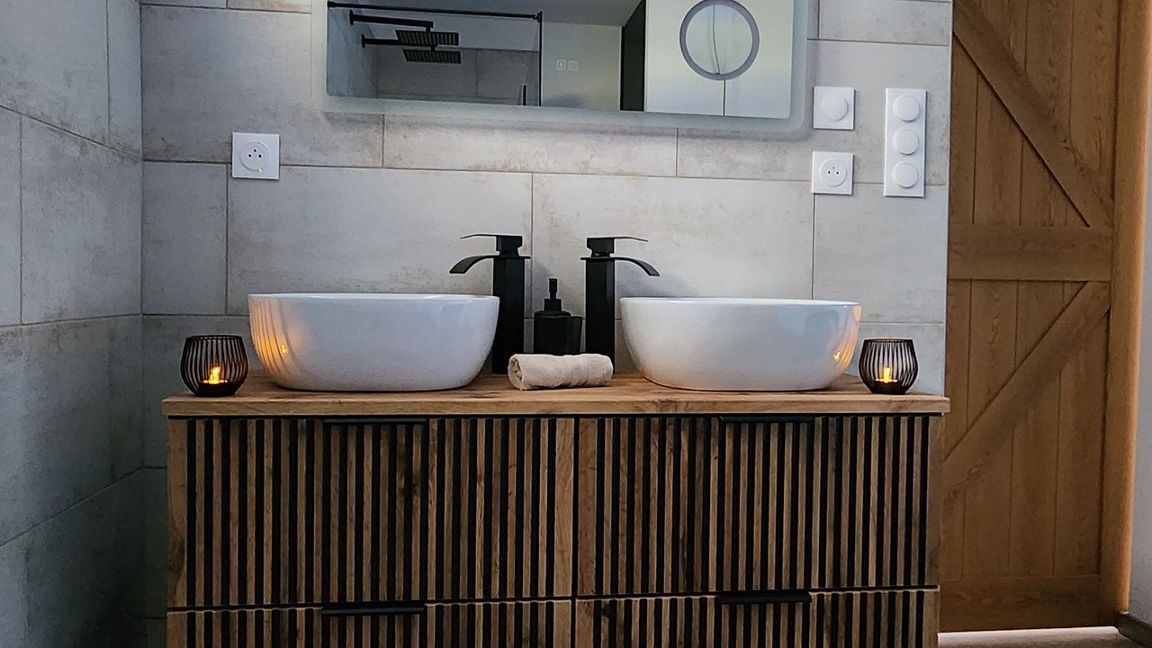 Photo of Bathroom in Saint-Laurent-La-Vernede