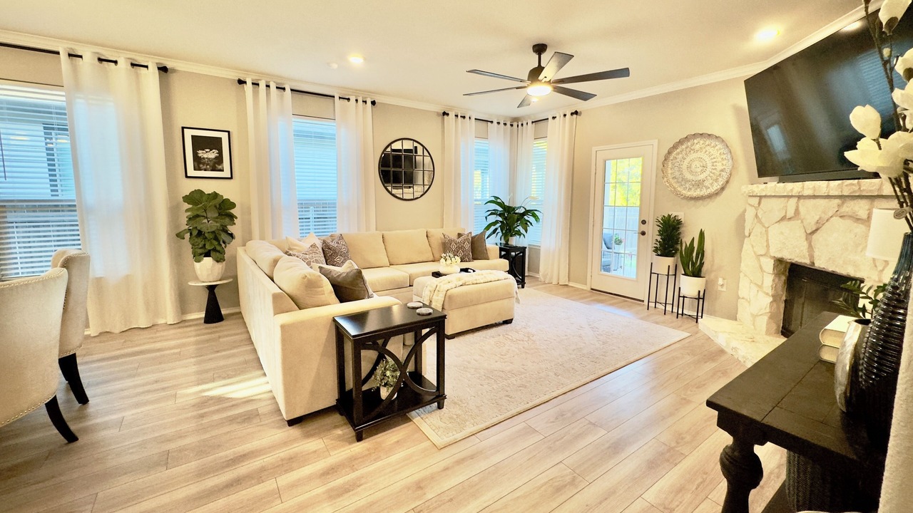 Photo of Livingroom in Austin