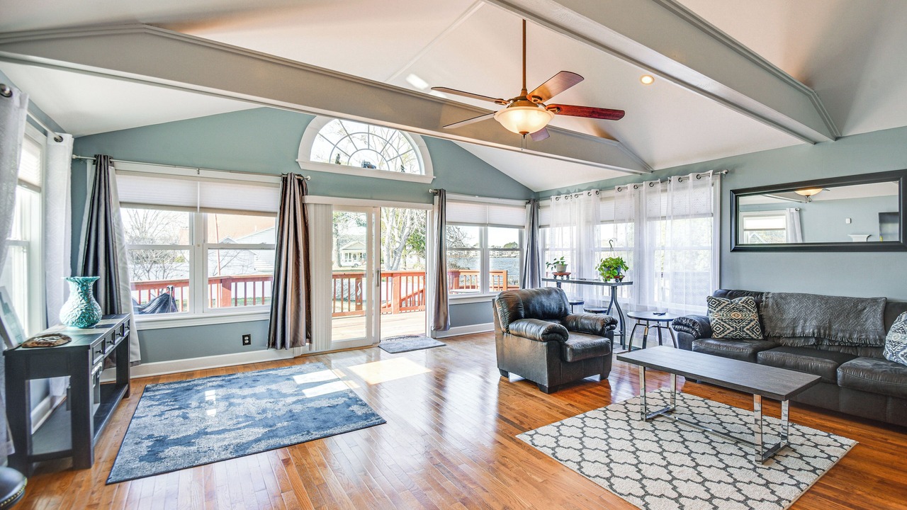 Photo of Livingroom in Hampton