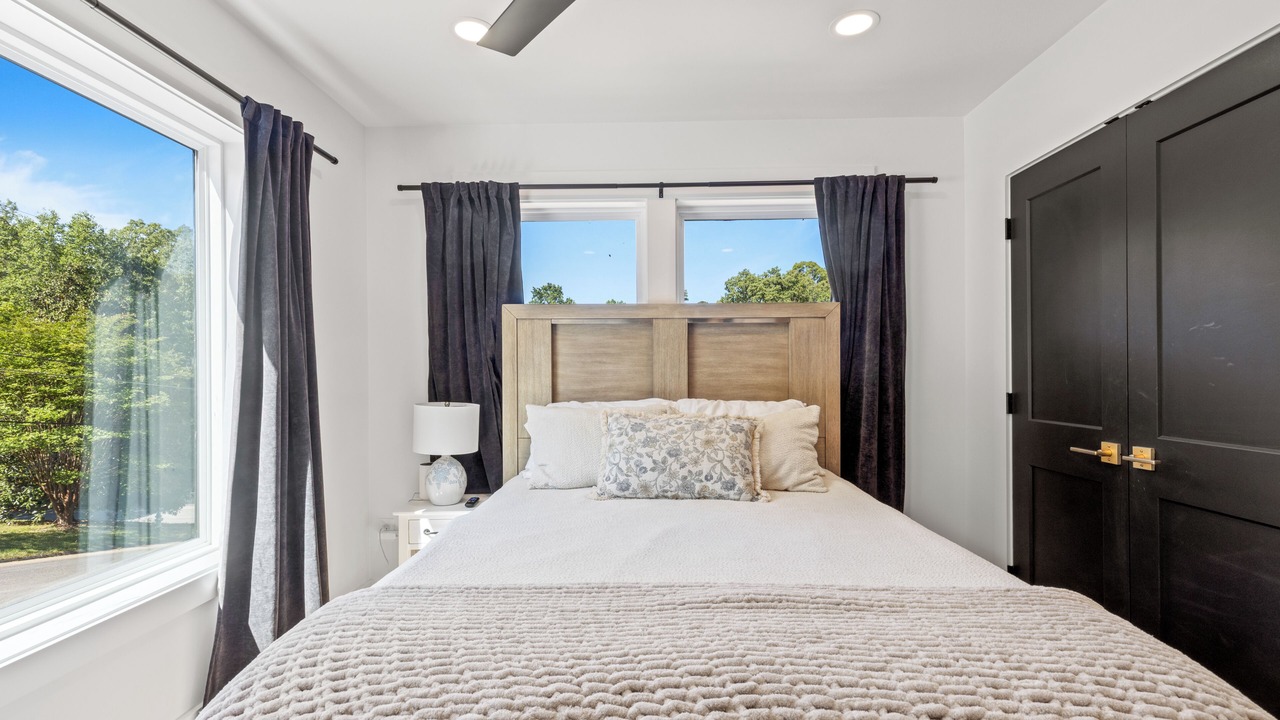 Photo of Bedroom in Flintstone