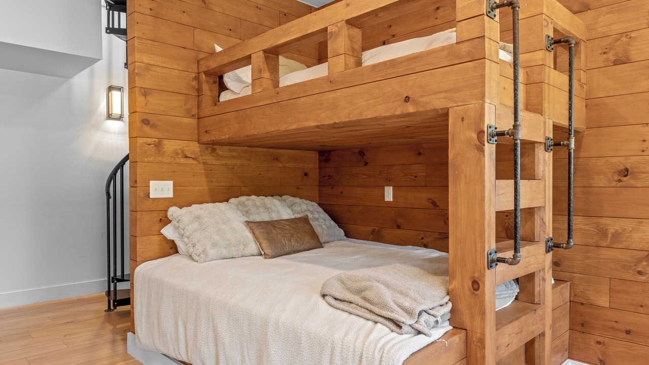 Photo of Bedroom in Flintstone