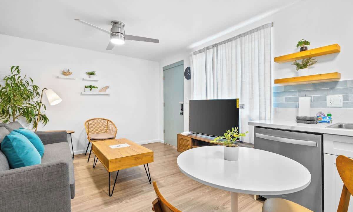 Photo of Livingroom in McCully - Moiliili