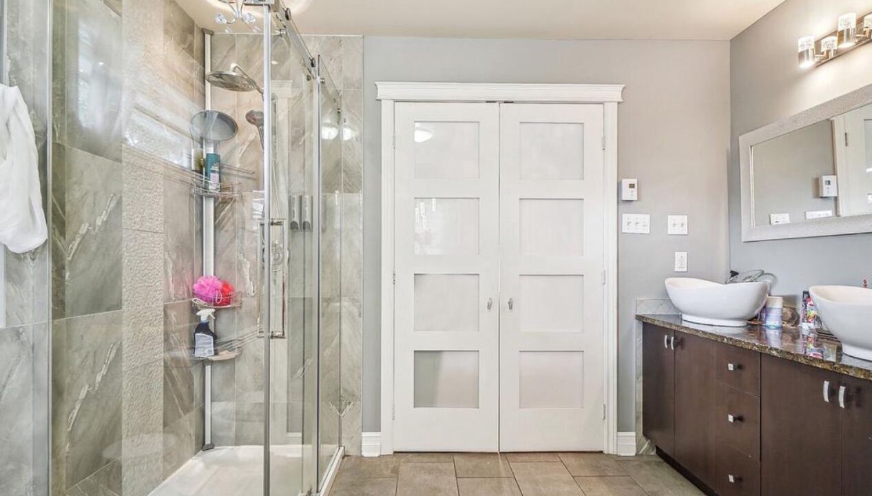 Photo of Bathroom in Pointe-aux-Trembles