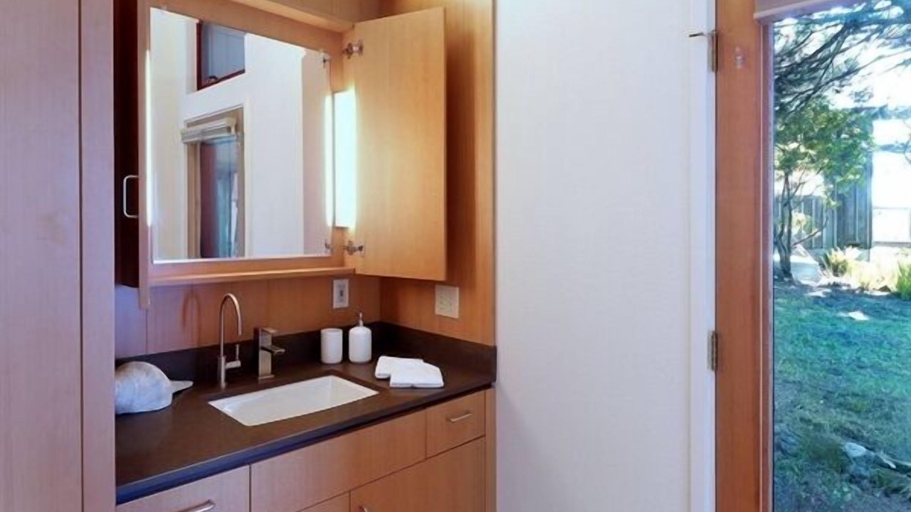 Photo of Bathroom in Occidental