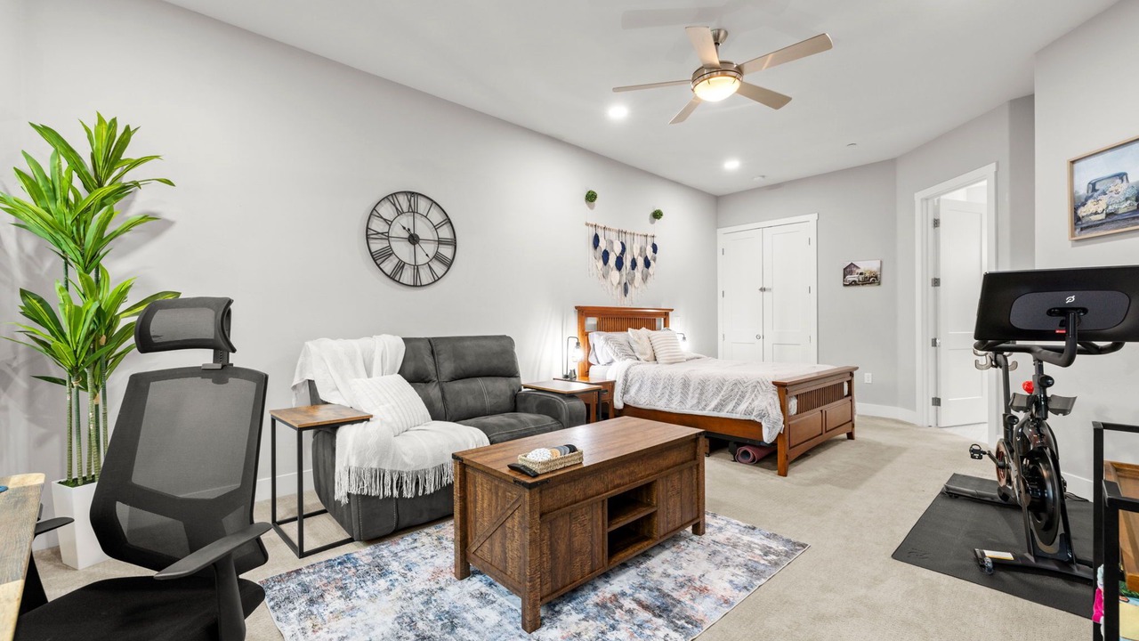 Photo of Bedroom in Orangevale