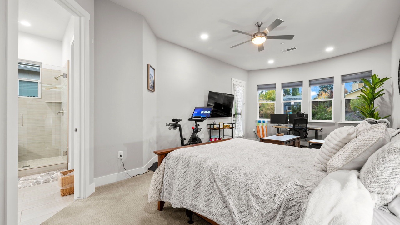 Photo of Bedroom in Orangevale