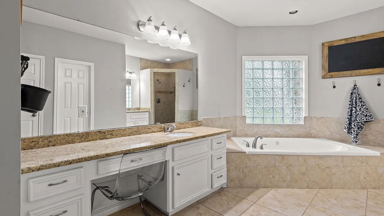 Photo of Bathroom in Atascocita