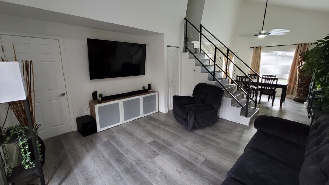 Photo of Livingroom in Auburn