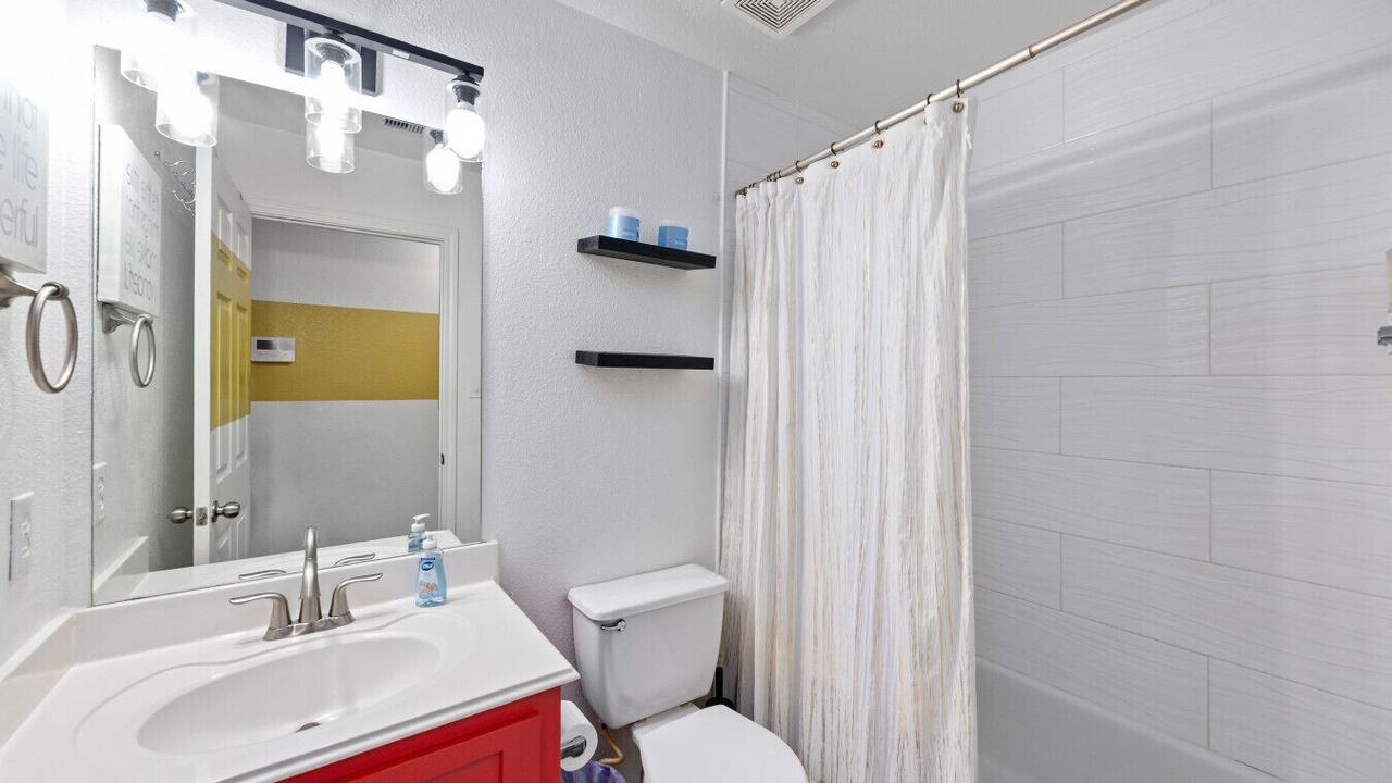 Photo of Bathroom in East Downtown Houston