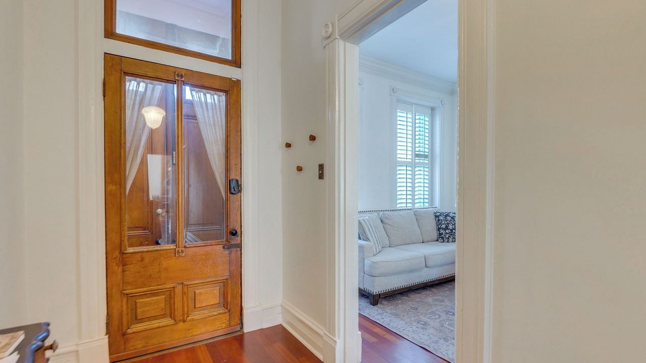 Photo of Livingroom in Lafayette Square
