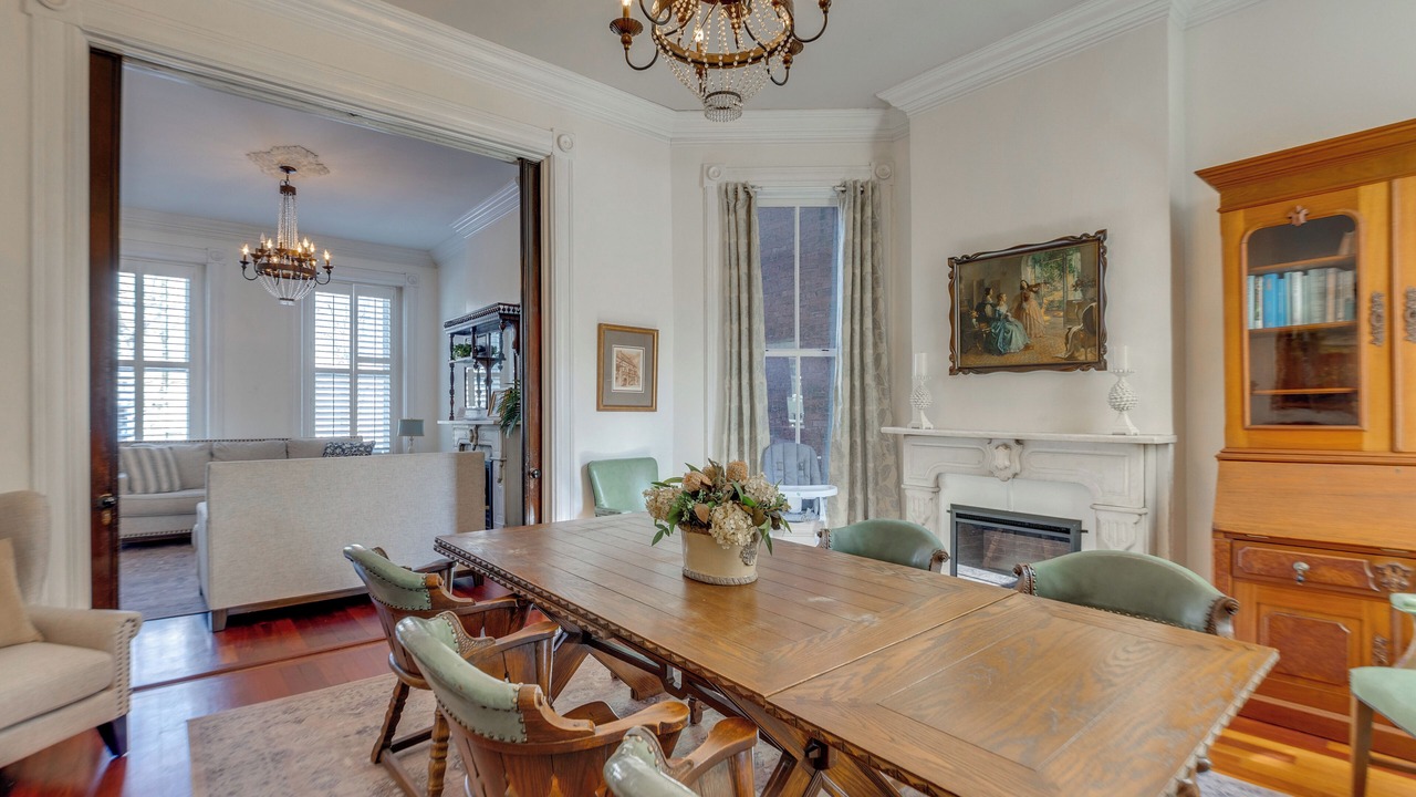 Photo of Bedroom in Lafayette Square