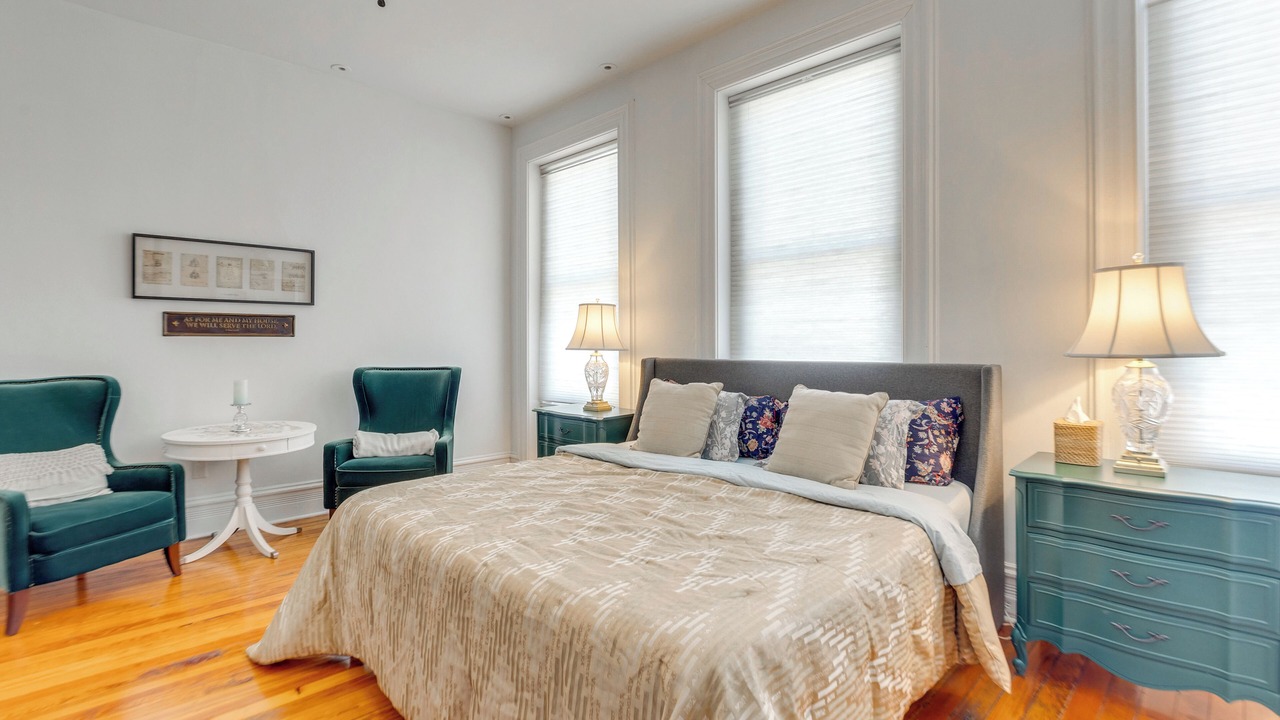 Photo of Bedroom in Lafayette Square
