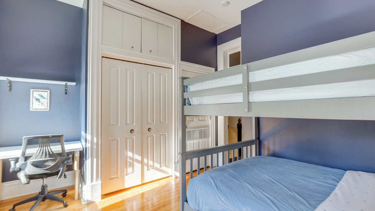 Photo of Bedroom in Lafayette Square