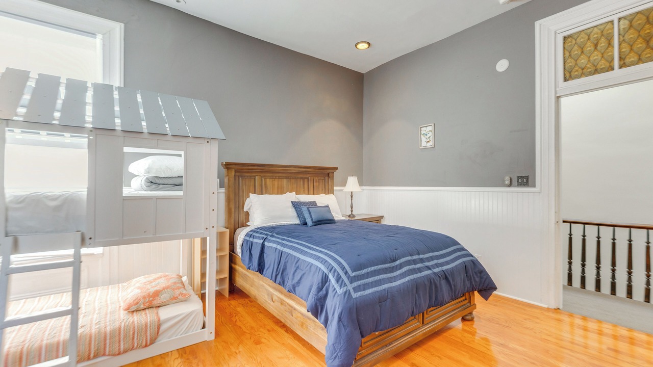 Photo of Bedroom in Lafayette Square