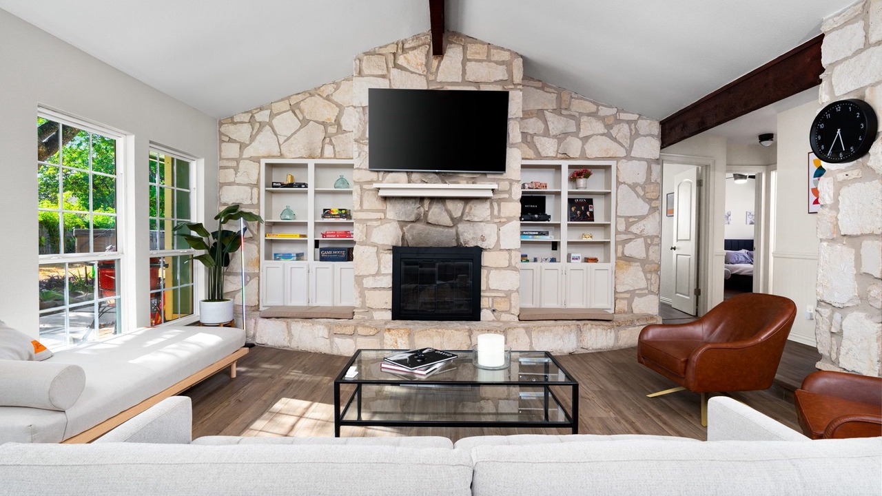 Photo of Livingroom in Wells Branch