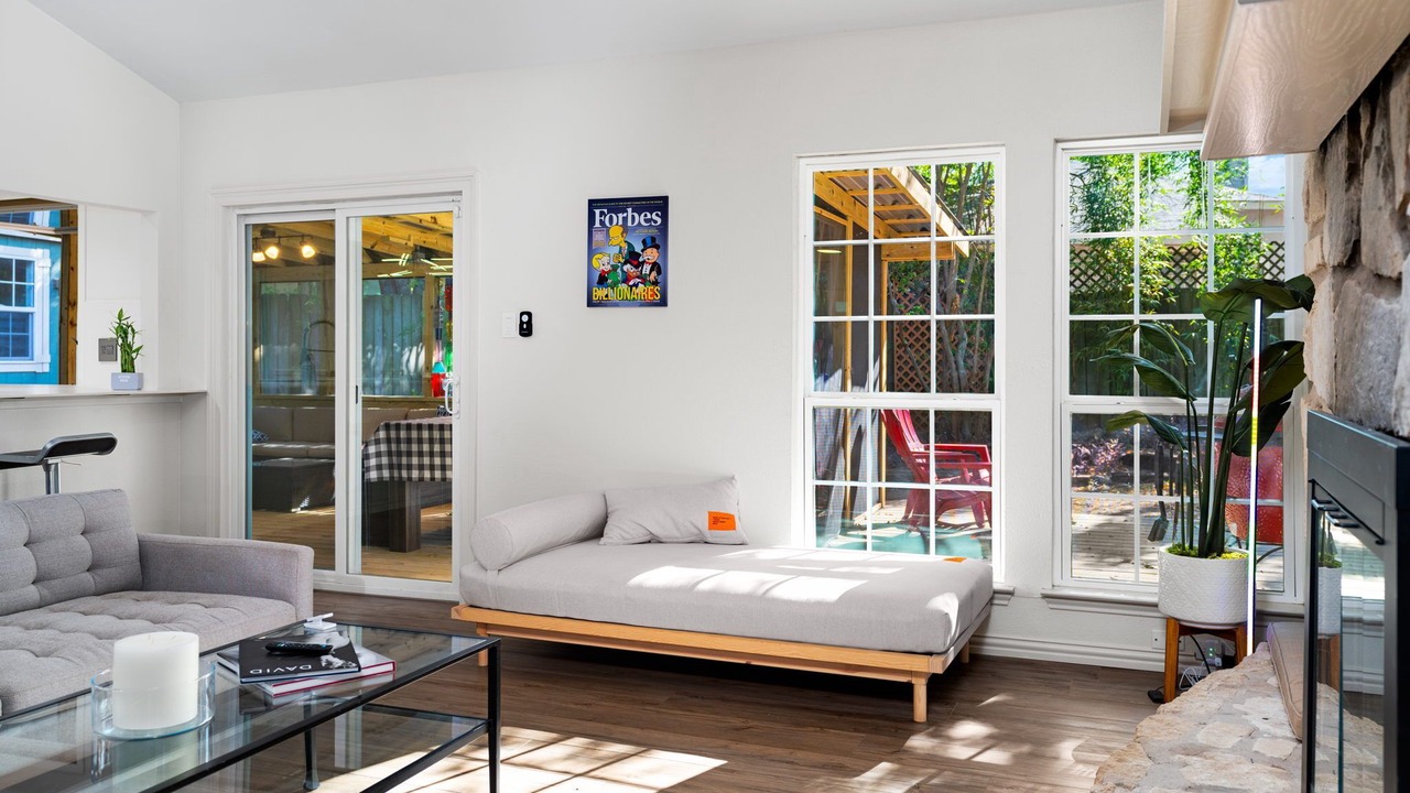 Photo of Livingroom in Wells Branch